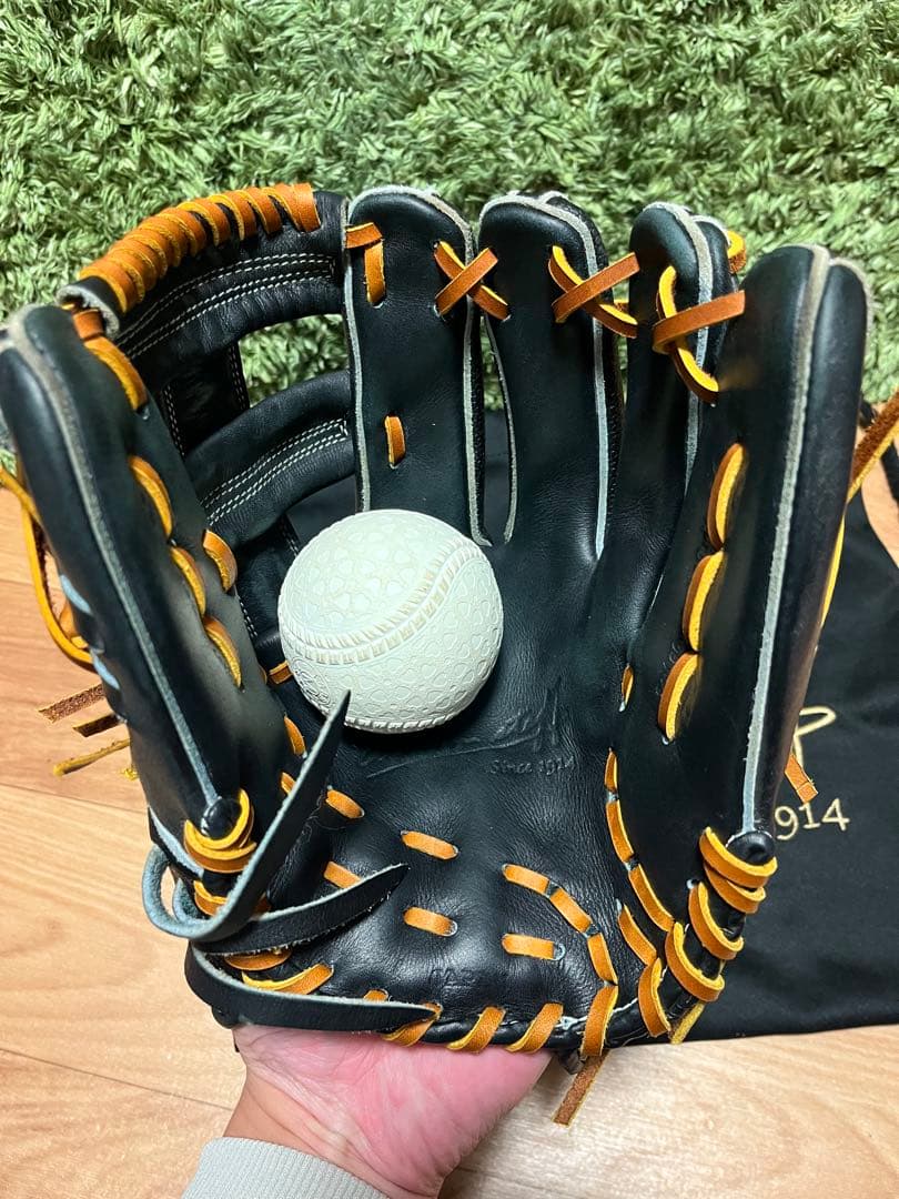 ウィルソンスタッフ デュアル 軟式内野手用外崎モデル ブラックSS×メタリック