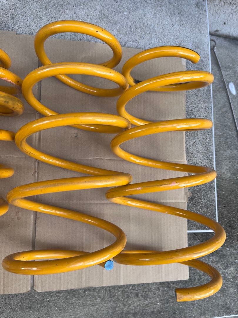 【モデリスタ】ヴォクシー/ノア80系 ローダウンスプリングD2480-44010