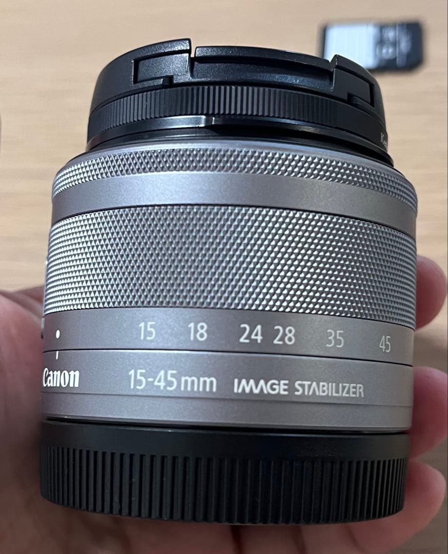 Canon EOS M10 ホワイト　ミラーレス一眼