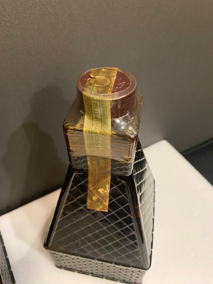 サントリー古酒2本セットリザーブキルン型(乾燥塔)