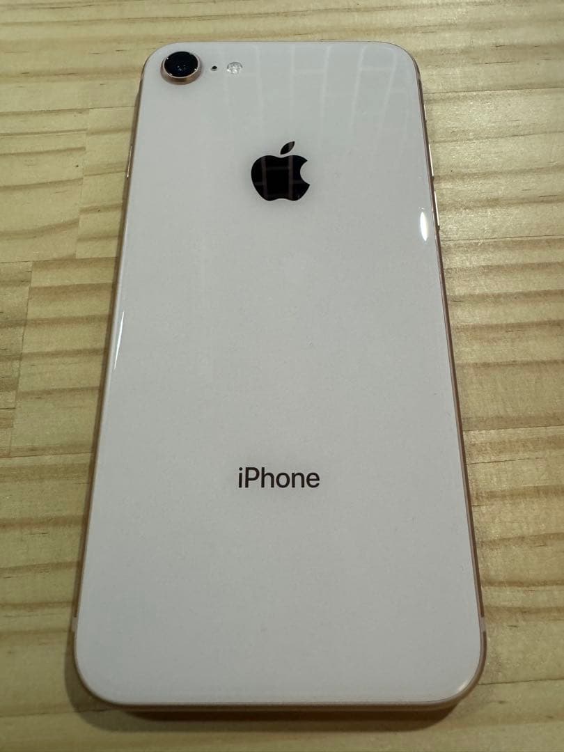 【本体のみ】iPhone8 64GB SIMフリー 最大容量76％