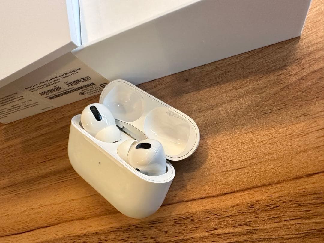 アップル AirPods Pro (第1世代) 無線充電/Lightning