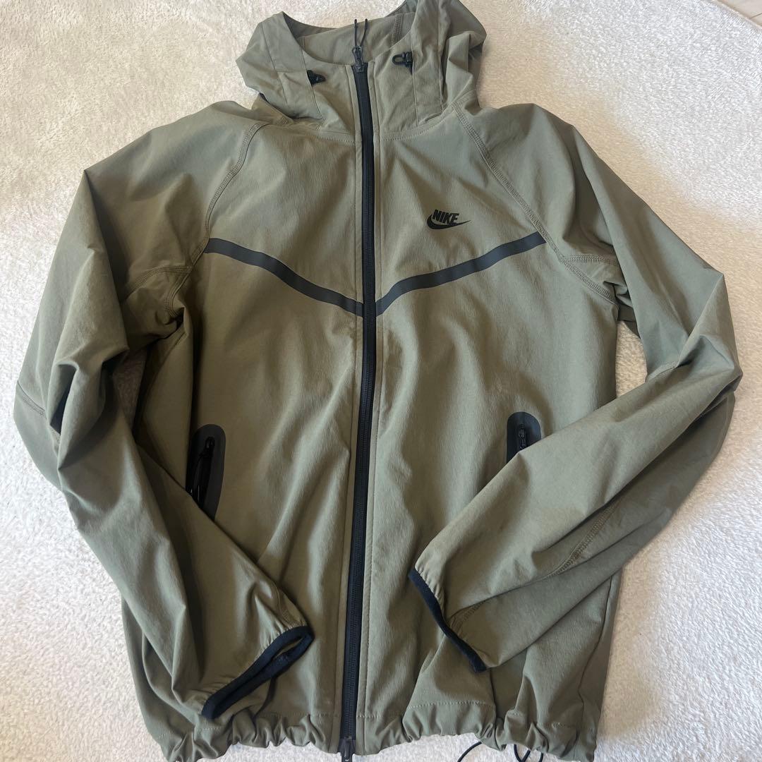 Nike フード付きナイロンジャケット