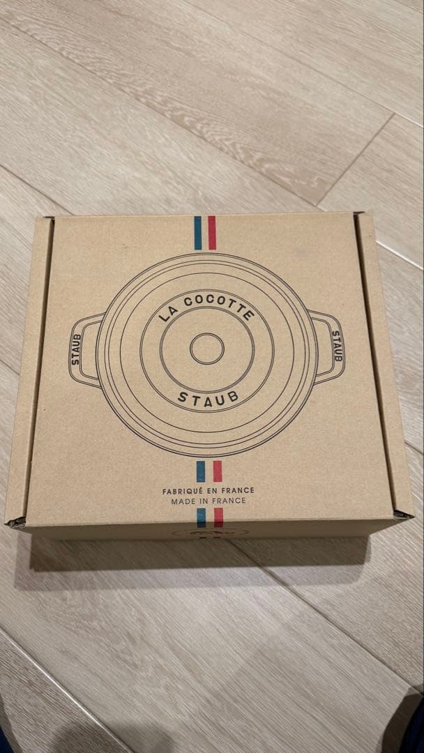 【新品未開封】ストウブ ラウンドココット 22cm シャイニーブラック
