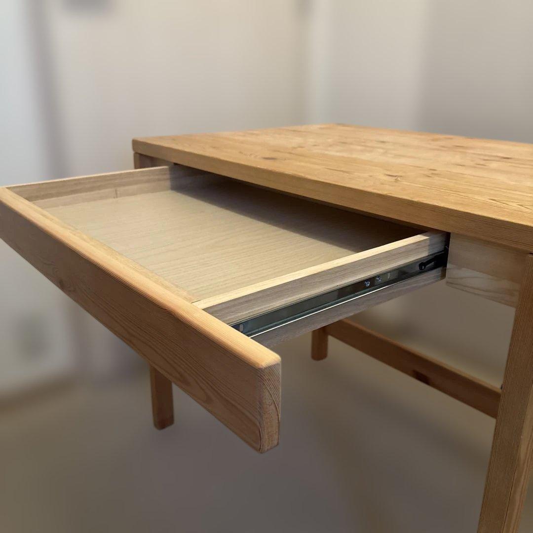 引き出し付きデスク　＊イスも必要であれば無料でお付けします。