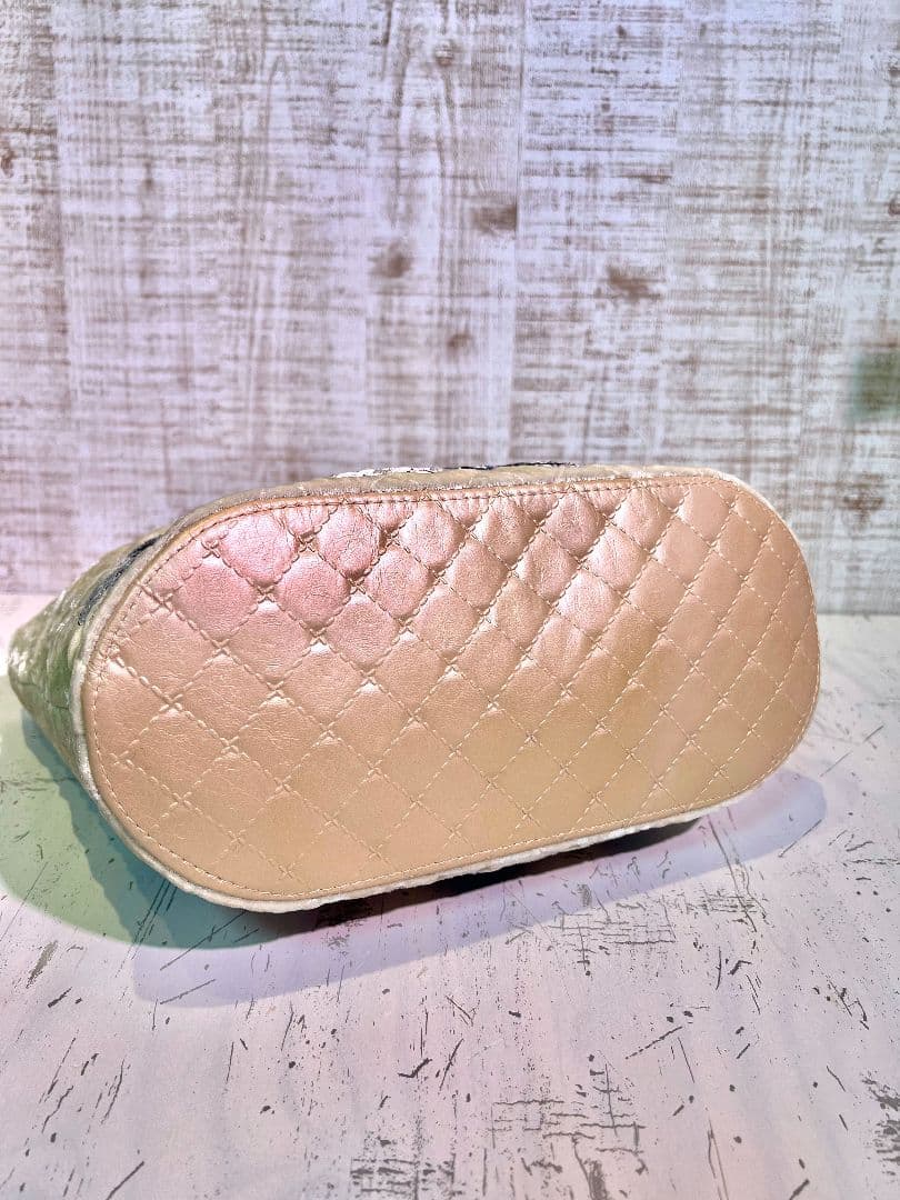 いたちページです。ロラライハリス♡刺繍の楕円底バッグ♡バッグのみ