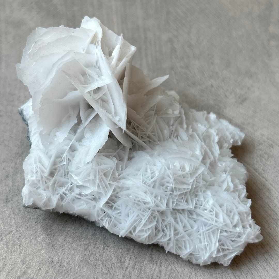 高品質　ホワイトローズカルサイト　白薔薇　カルサイト　ヤオガンシャン産