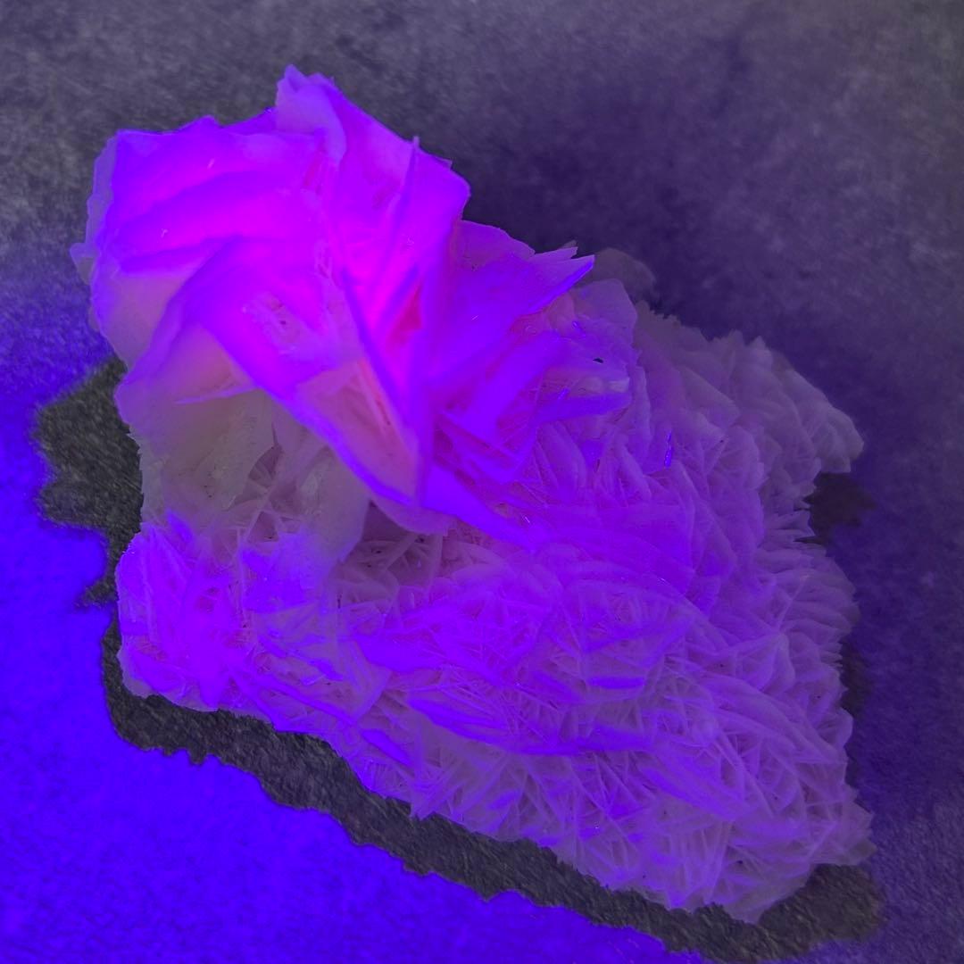 高品質　ホワイトローズカルサイト　白薔薇　カルサイト　ヤオガンシャン産