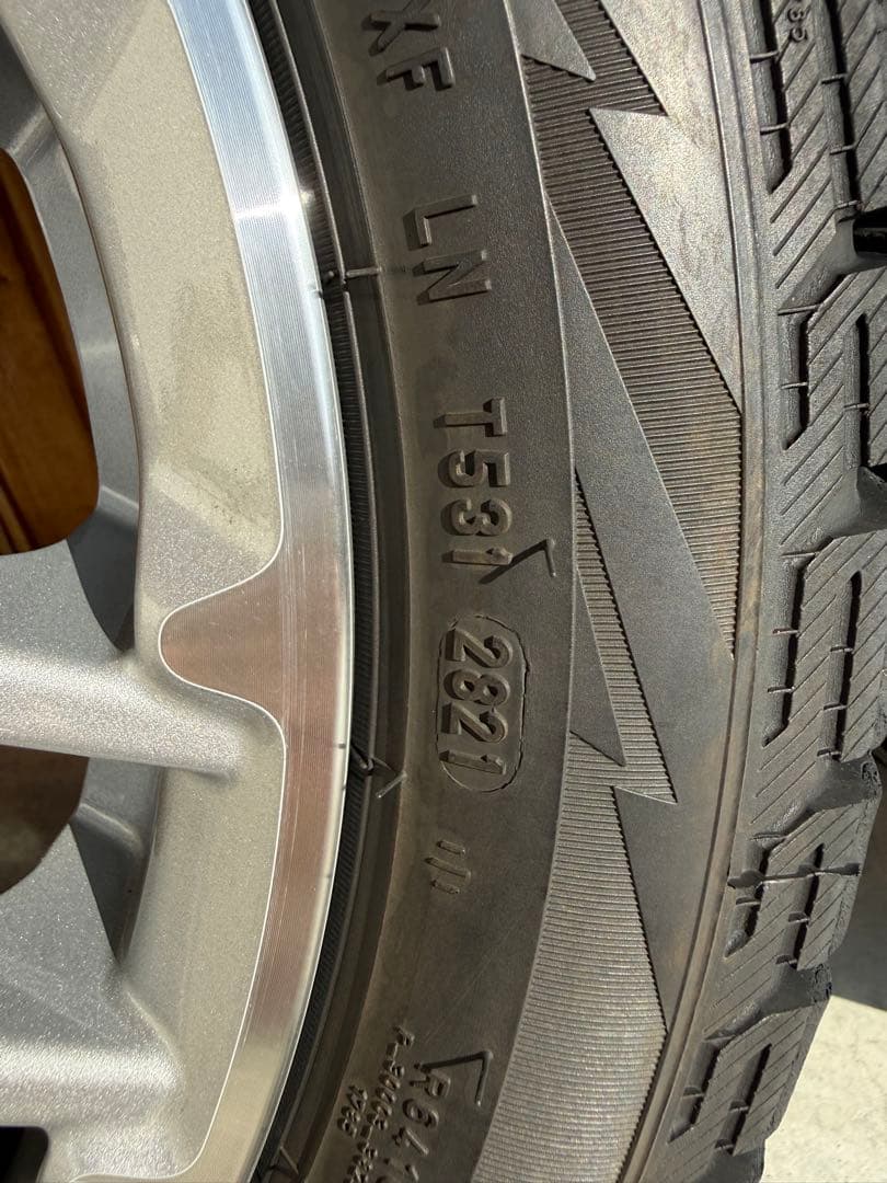 ホンダ 15インチ N-BOXスタッドレスタイヤセット