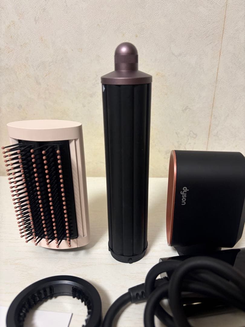 美品☆保証期間内☆ダイソンヘアスタイラーエアラップHS05