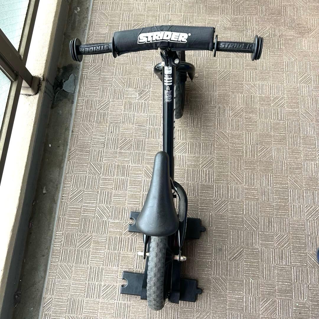 【純正スタンド付】ストライダー スポーツモデル 12インチ ブラック 日本正規品