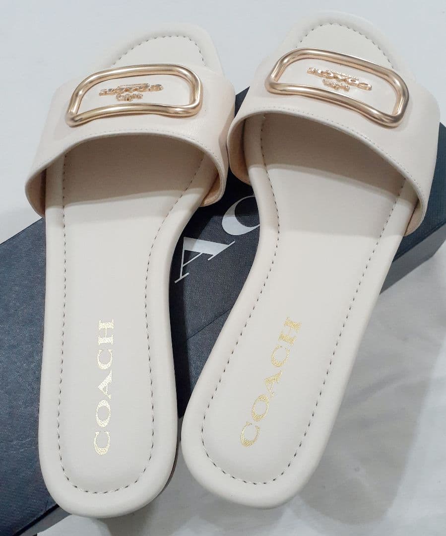 COACH コーチ エヴィ サンダル