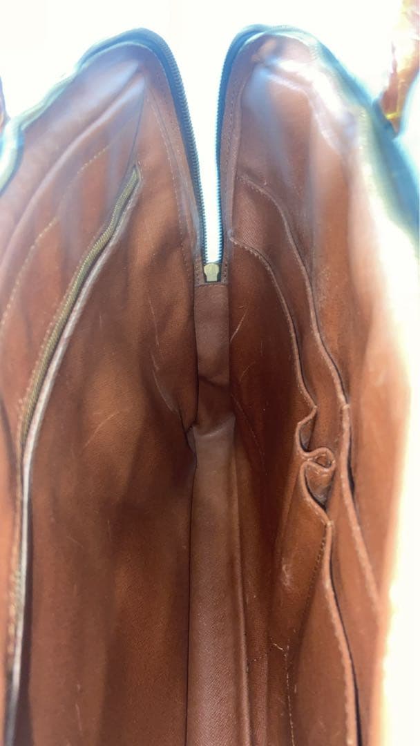 ルイヴィトン　モノグラム ポルトドキュマン　ヴォワヤージュ ビジネスバッグ　茶色