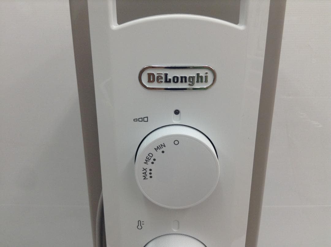 デロンギ RHJ21F0812-WH オイルヒーター 美品 使用極小　動作確認済