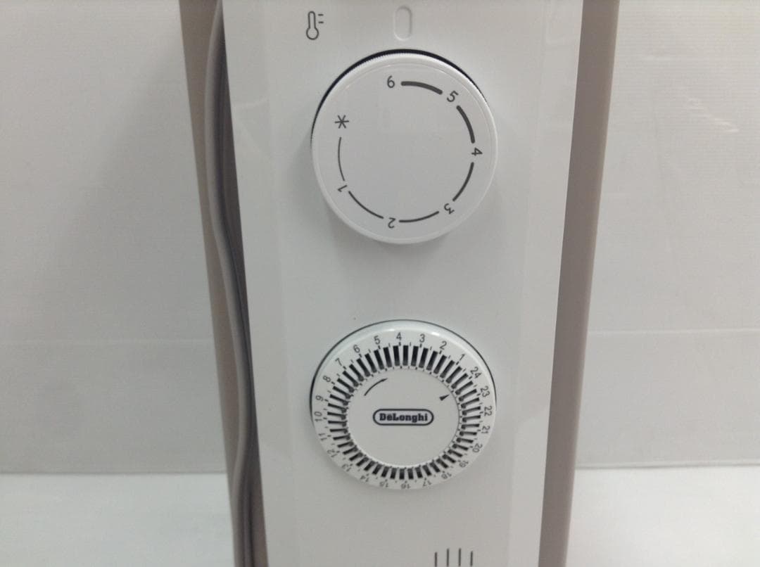 デロンギ RHJ21F0812-WH オイルヒーター 美品 使用極小　動作確認済