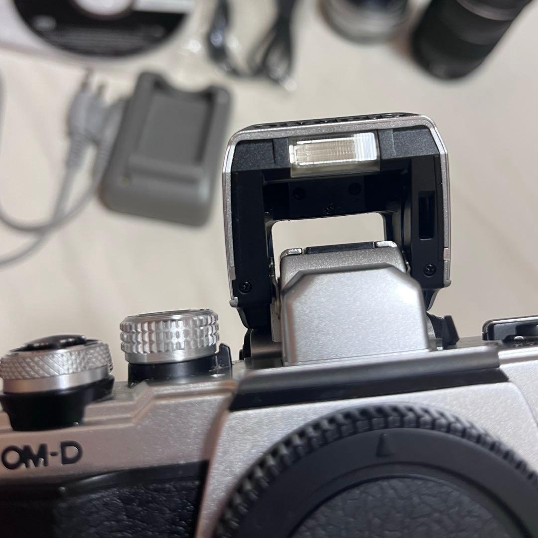 OLYMPUS OM-D E-M10 Mark II【シルバー)