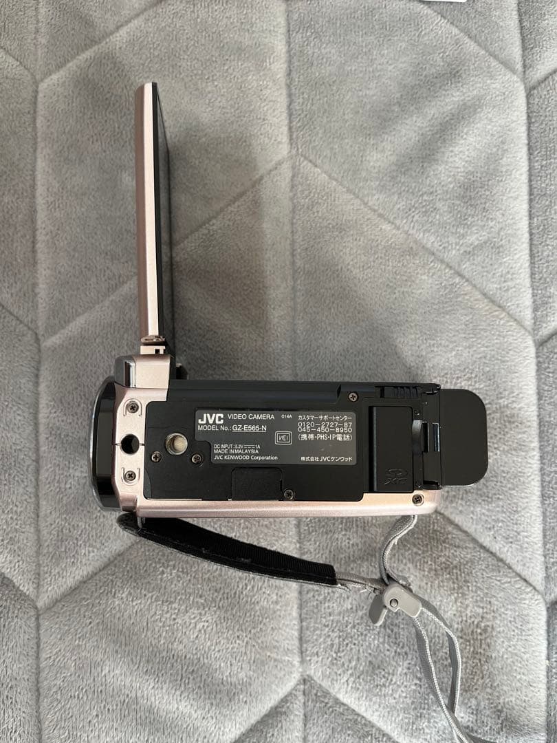【2メガのSDカード付き】ビデオカメラJVC Everio GZ-E565