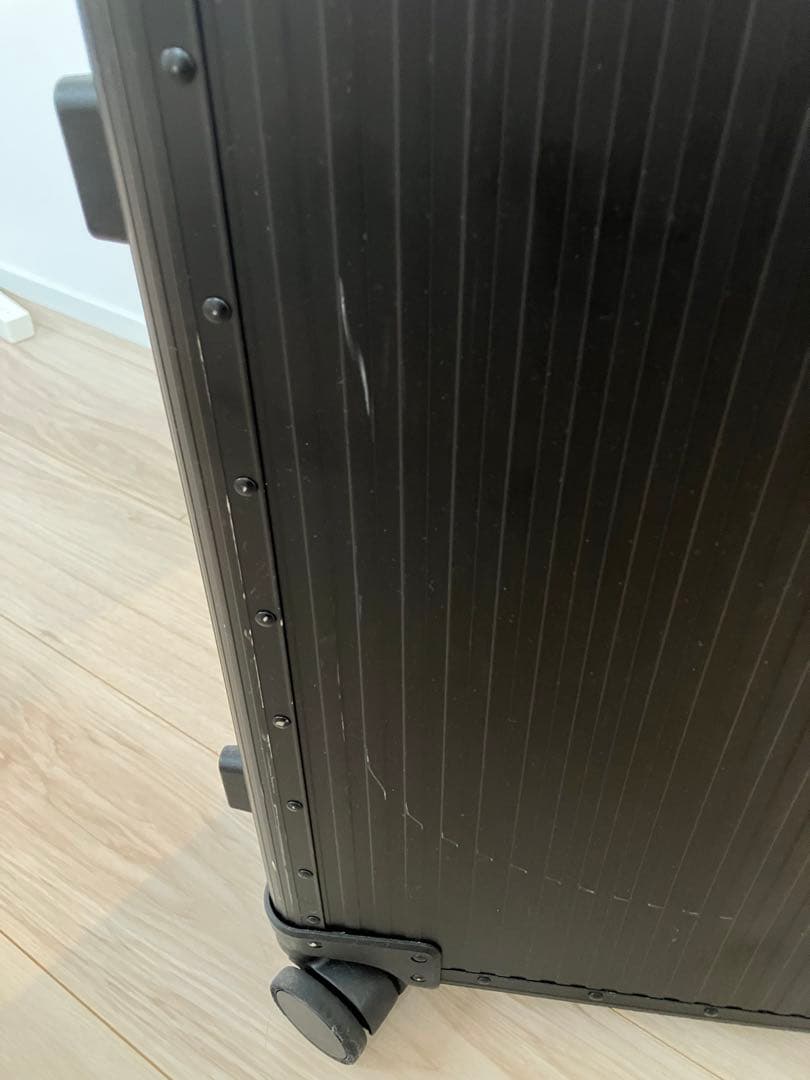 AUCENTIC アルミニウム　スーツケース