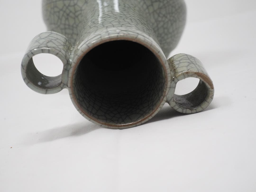 青磁三ツ口花瓶　貫入デザイン　〇宋元年　中国　-SO