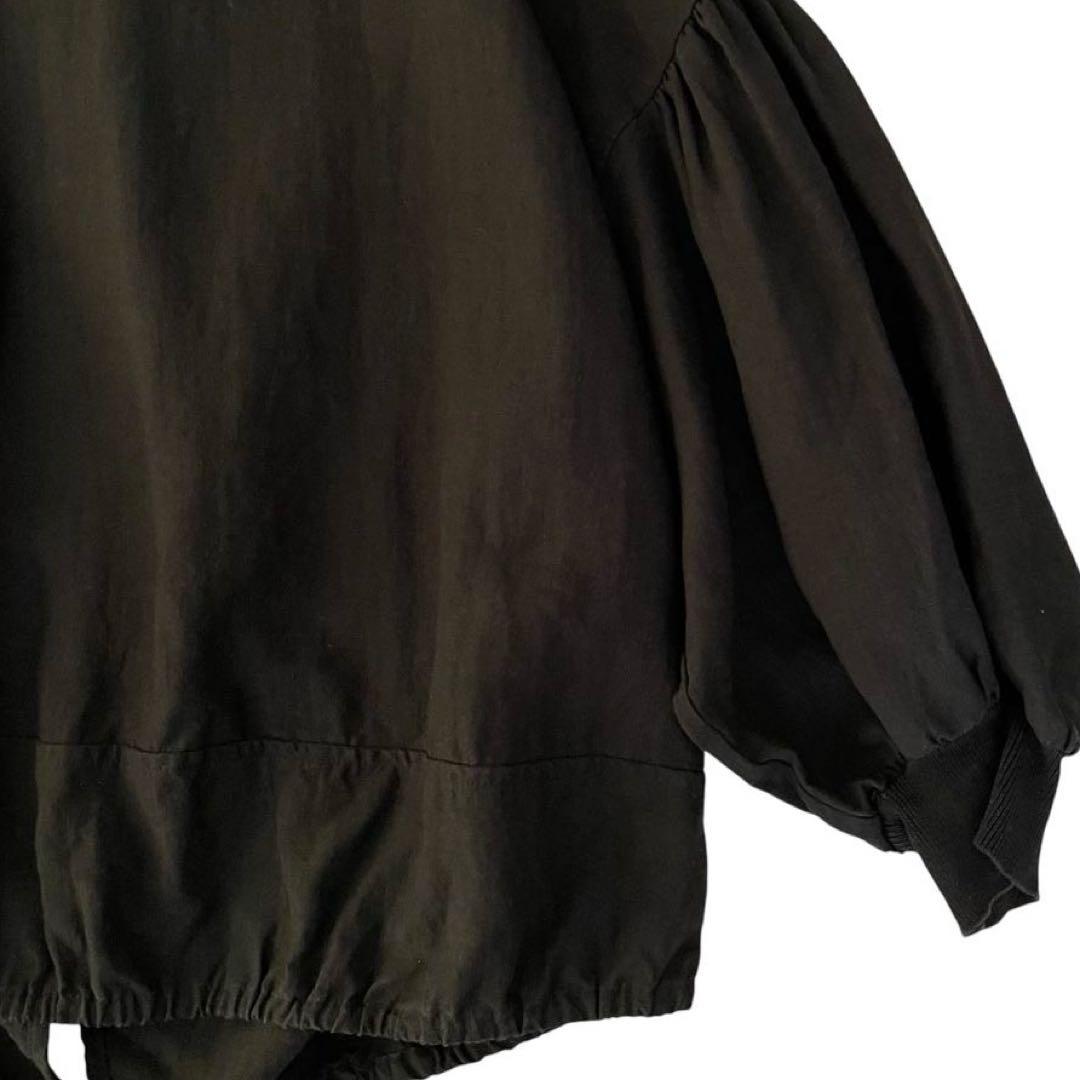 BEARDSLEYビアズリー　後ろボタン袖パフリネンブラウス　ブラック