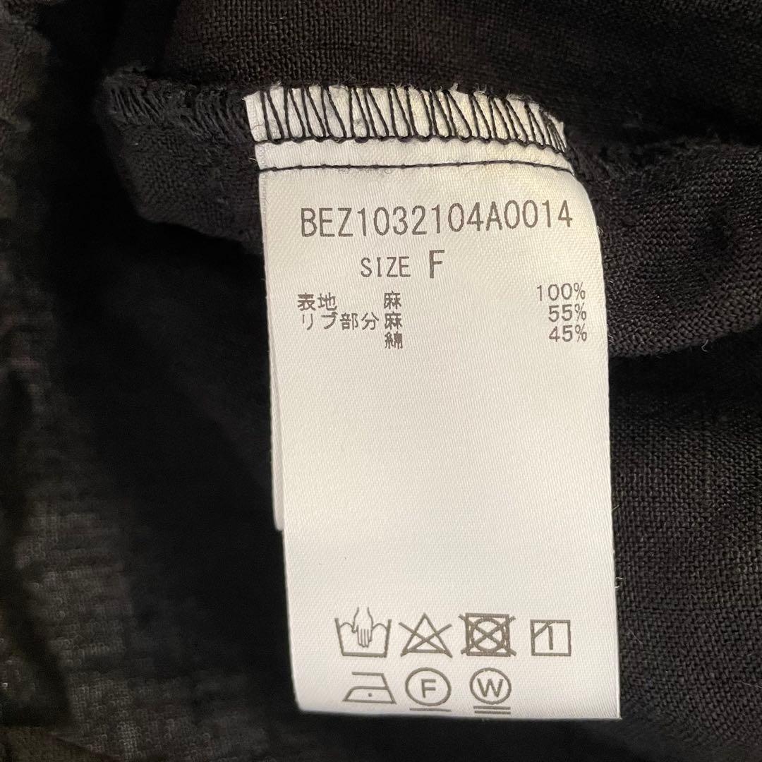 BEARDSLEYビアズリー　後ろボタン袖パフリネンブラウス　ブラック