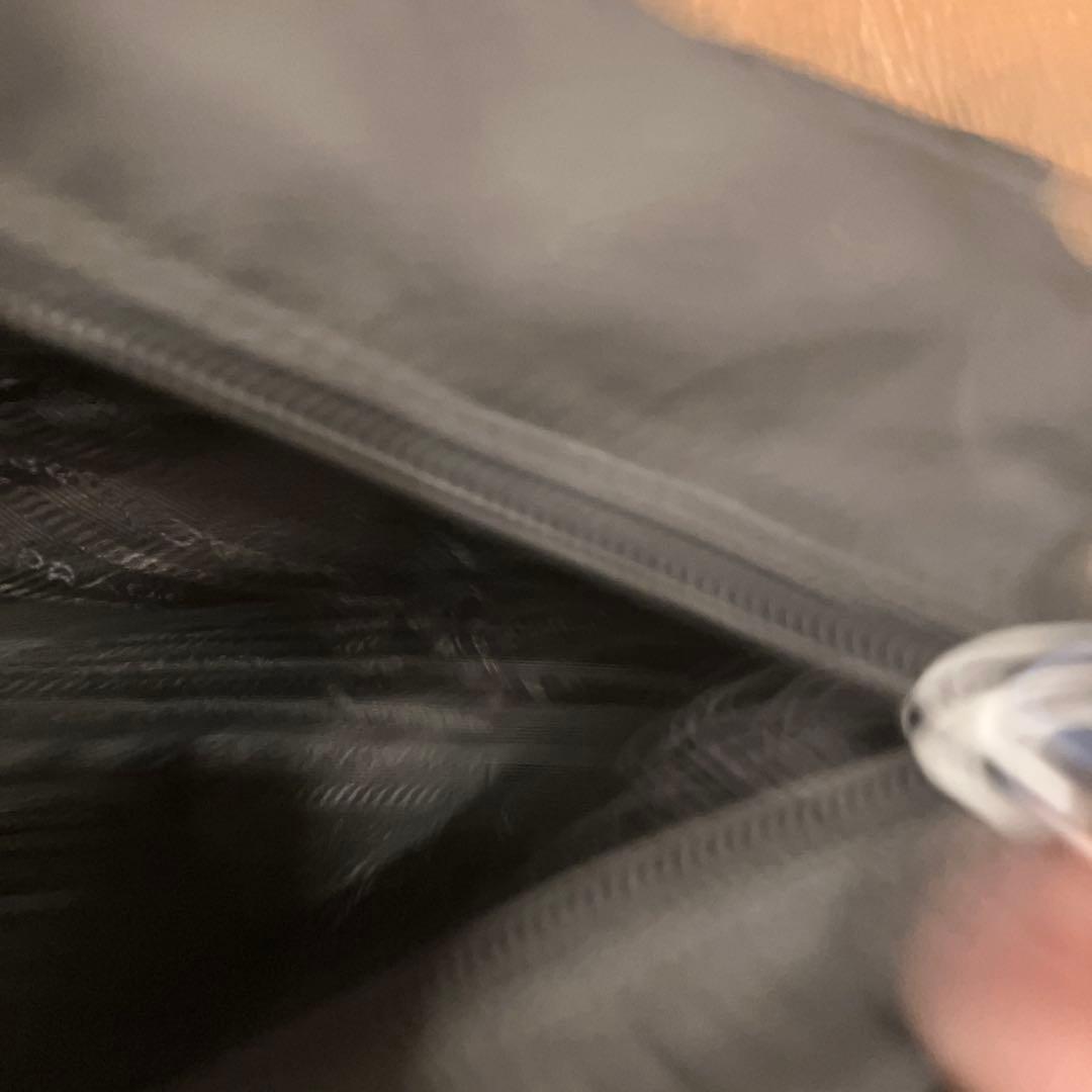 断*!様 PRADA ブラック ショルダーバッグ