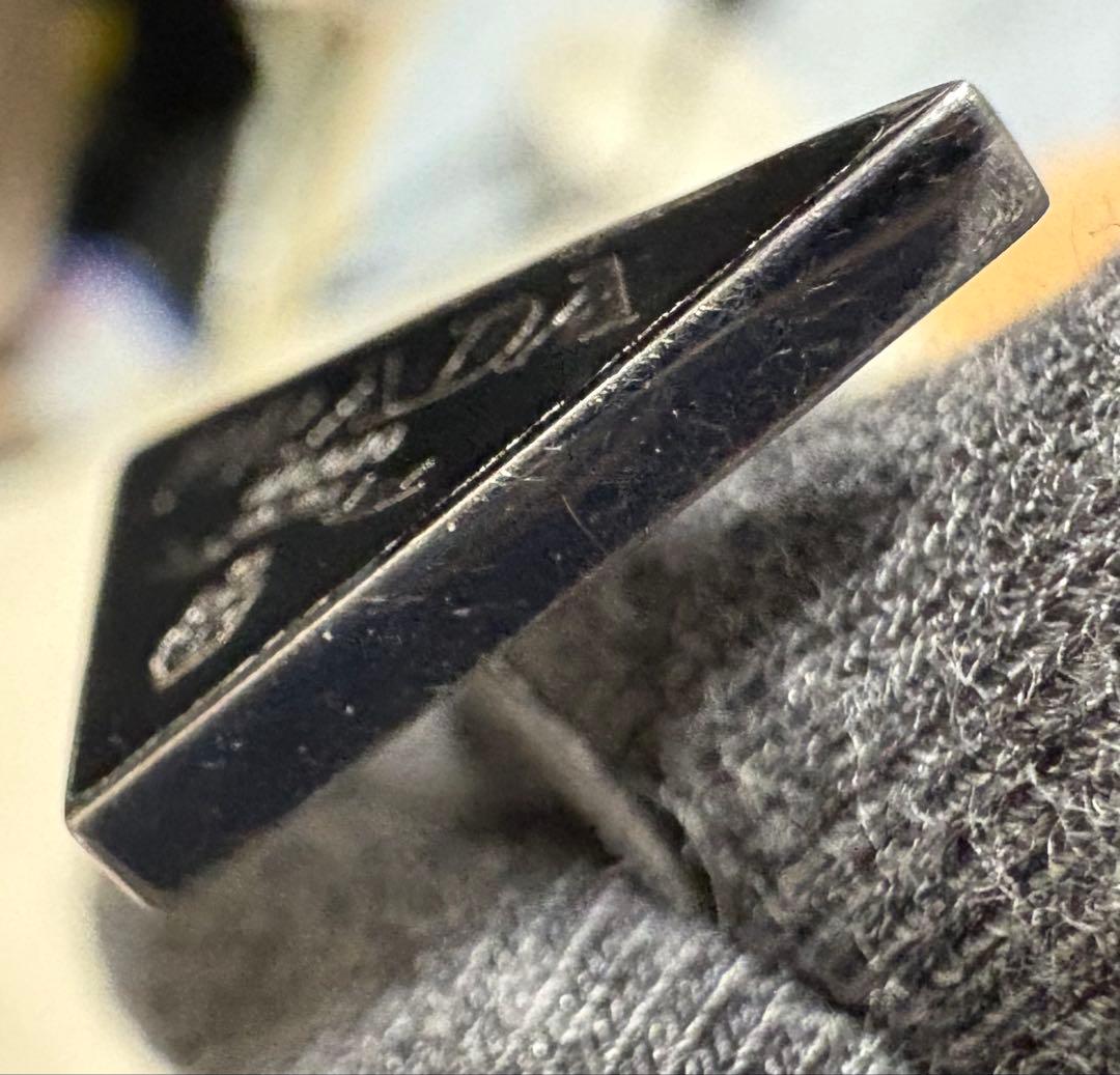 PRADA ロゴ ピアス 片耳のみ