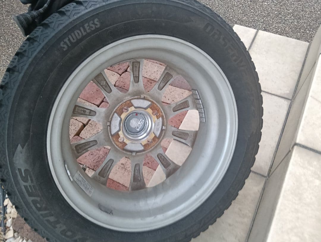 送料込み！梱包済み！2022年製 155/65R14スタッドレスタイヤホイール