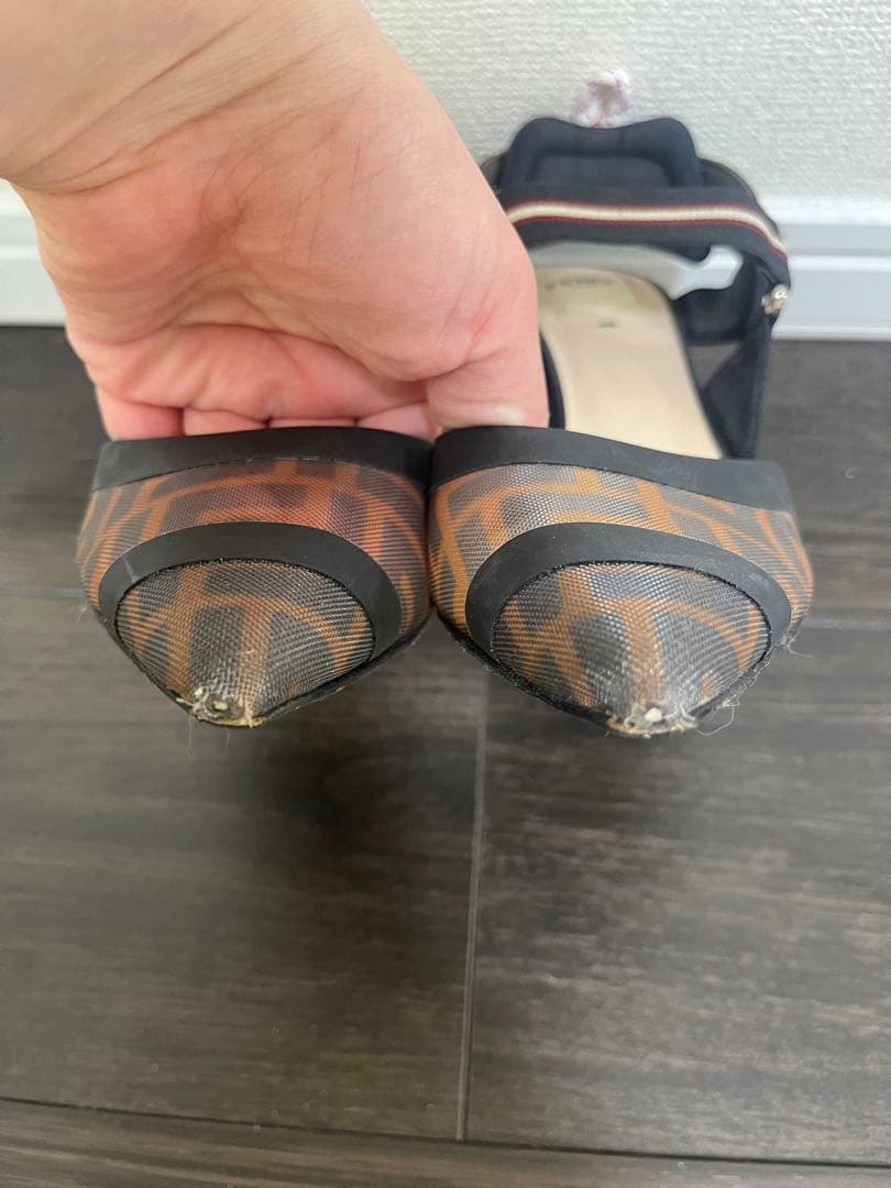 ばるす　FENDI ズッカ柄　コリブリ　メッシュ　サンダル