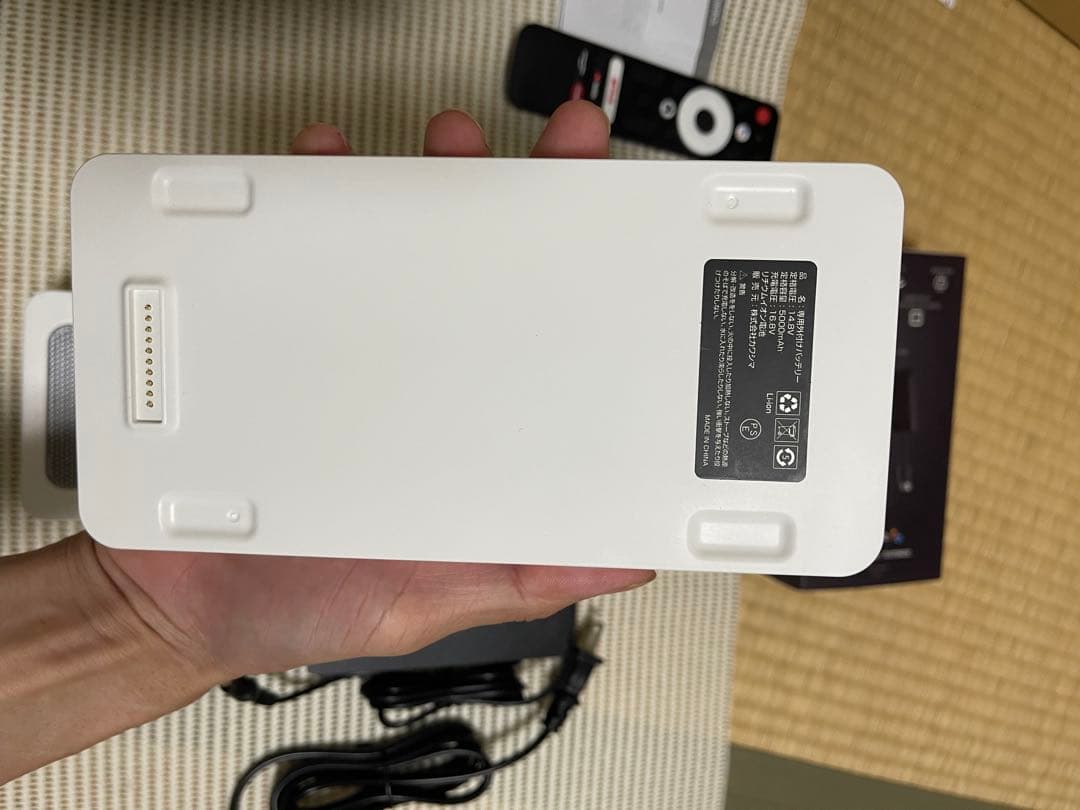 超短焦点プロジェクター Ve・Croce 本体＆専用バッテリー