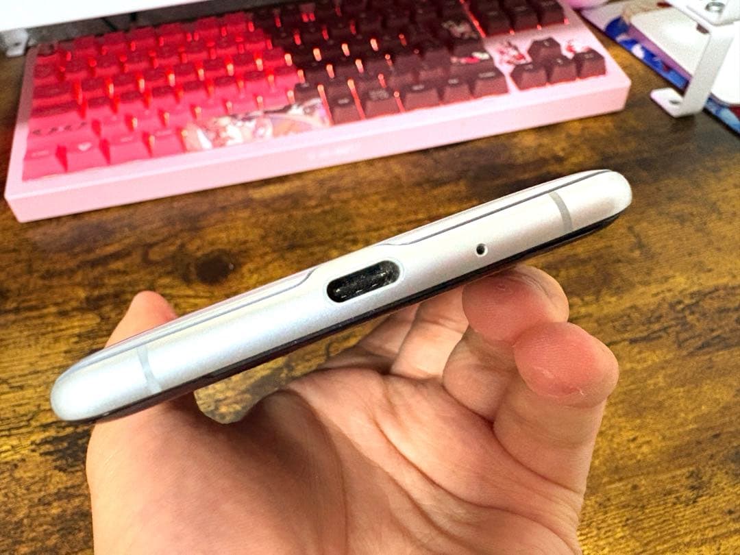 Xperia XZ3 SOV39 ホワイトシルバー