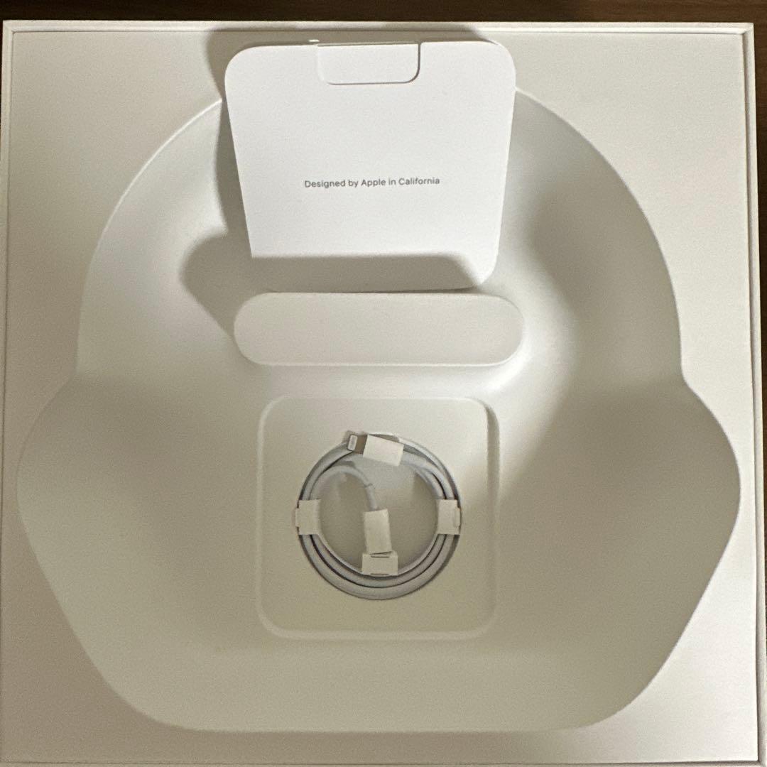 Rikkieの商品です。 AirPods Max ホワイト本体（第一世代）