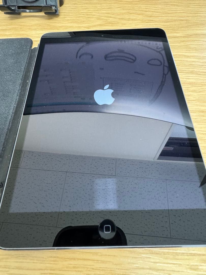 【ジャンク2台】iPad Pro 11 + mini 2+マジックキーボード