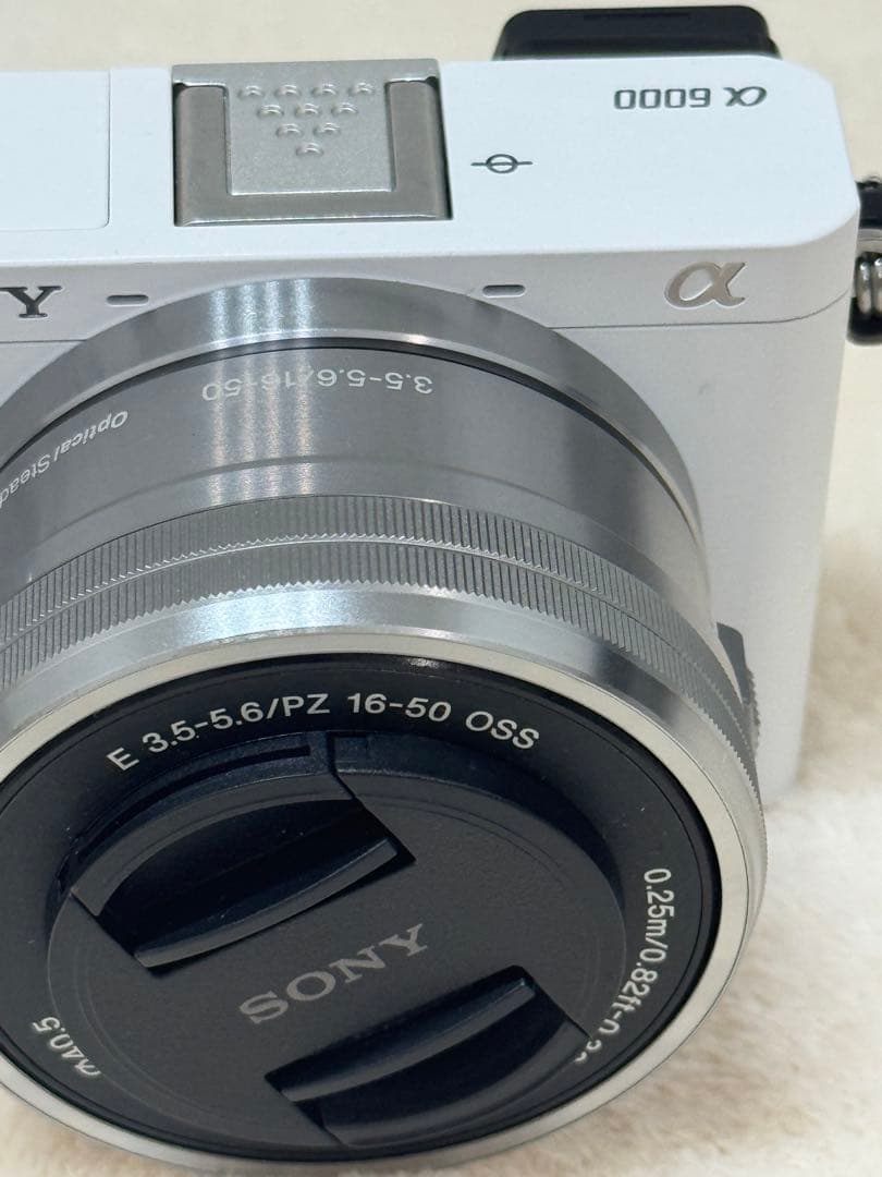 ソニー ミラーレス一眼カメラ α6000
