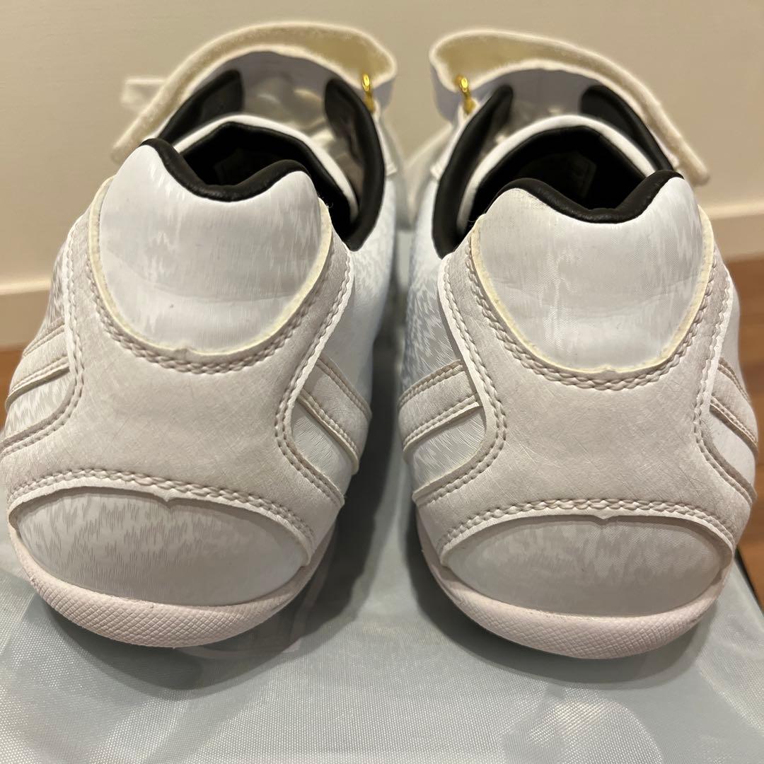 メープル　値引き　ZETT 白　スパイク　28センチ