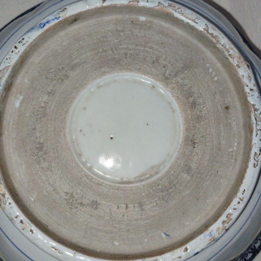 古い染付印判もの　大きめのどっしりした深鉢です　果物を盛っても　お花を浮かべても