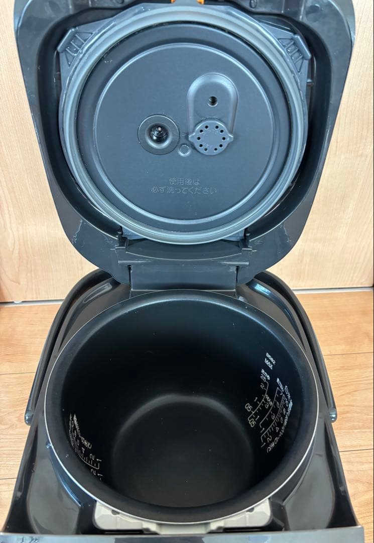 象印　圧力IH炊飯ジャー　NP-BL18　ブラック　2022年製