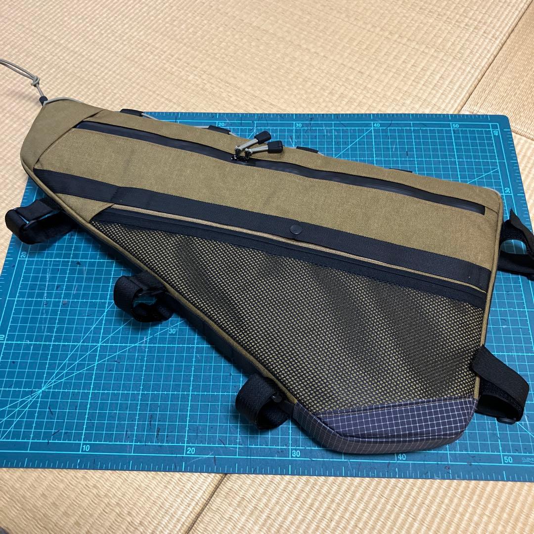 LaLaLaサーリーグラップラー　ハンドメイドフレームバッグ