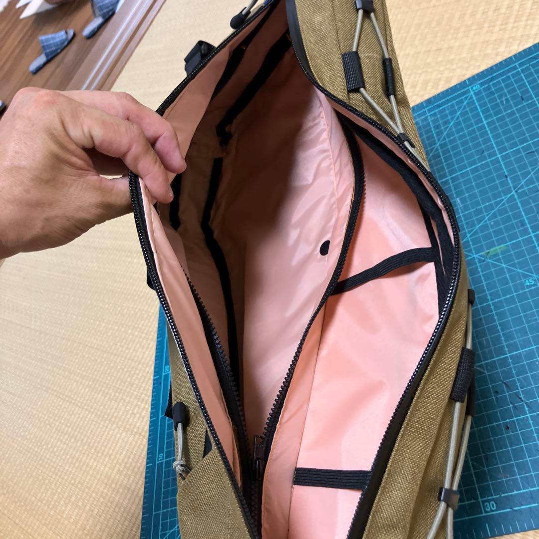 LaLaLaサーリーグラップラー　ハンドメイドフレームバッグ