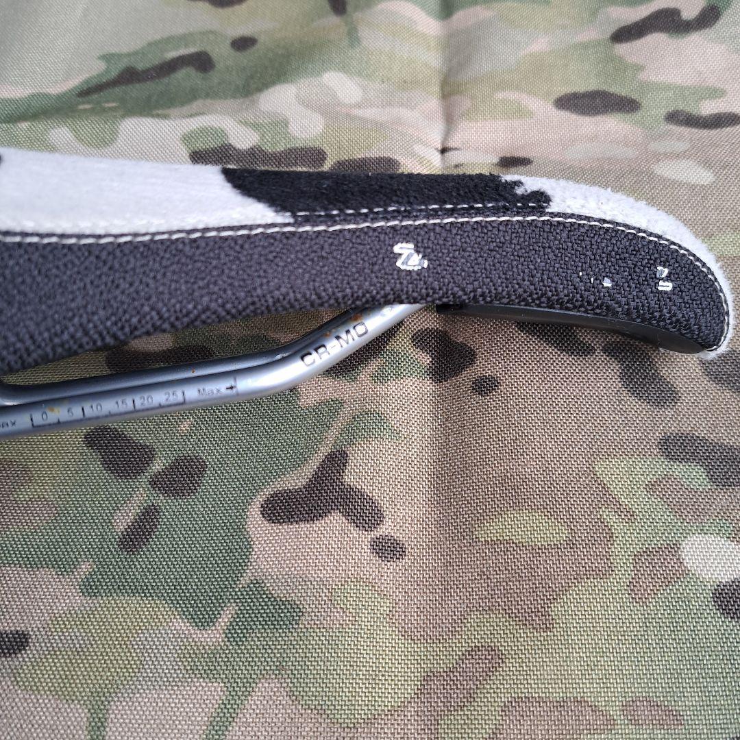 SDG サドル　牛柄　ブルーラグ