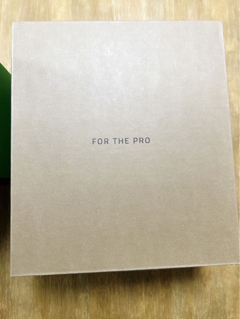 ヘッドホン RAZER BLACKSHARK V3 WHITE EDITION