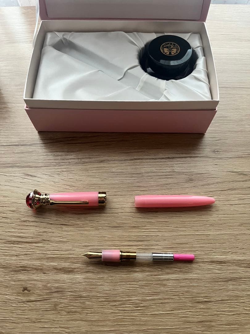 セーラームーン　変装ペン万年筆 中古品