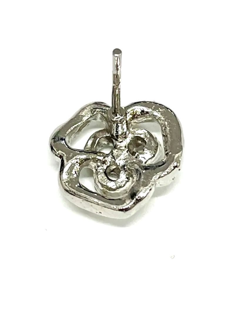 a*e様 正規品CHANELカメリアストーンピアス　片方