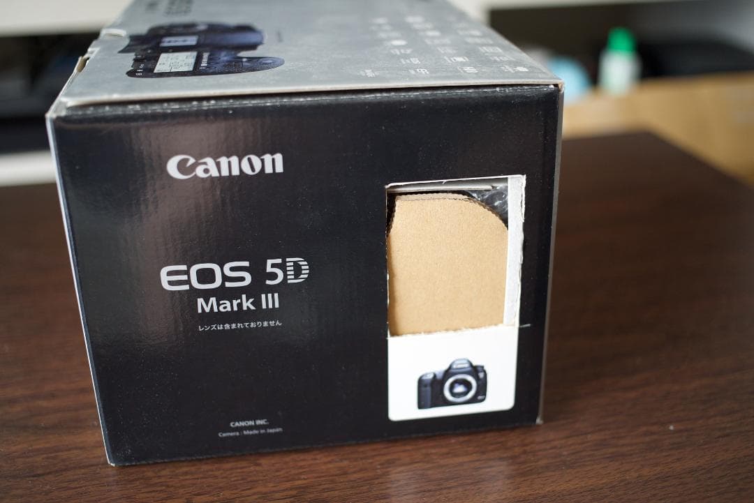 Canon EOS 5D Mark III 本体と付属品 キヤノン