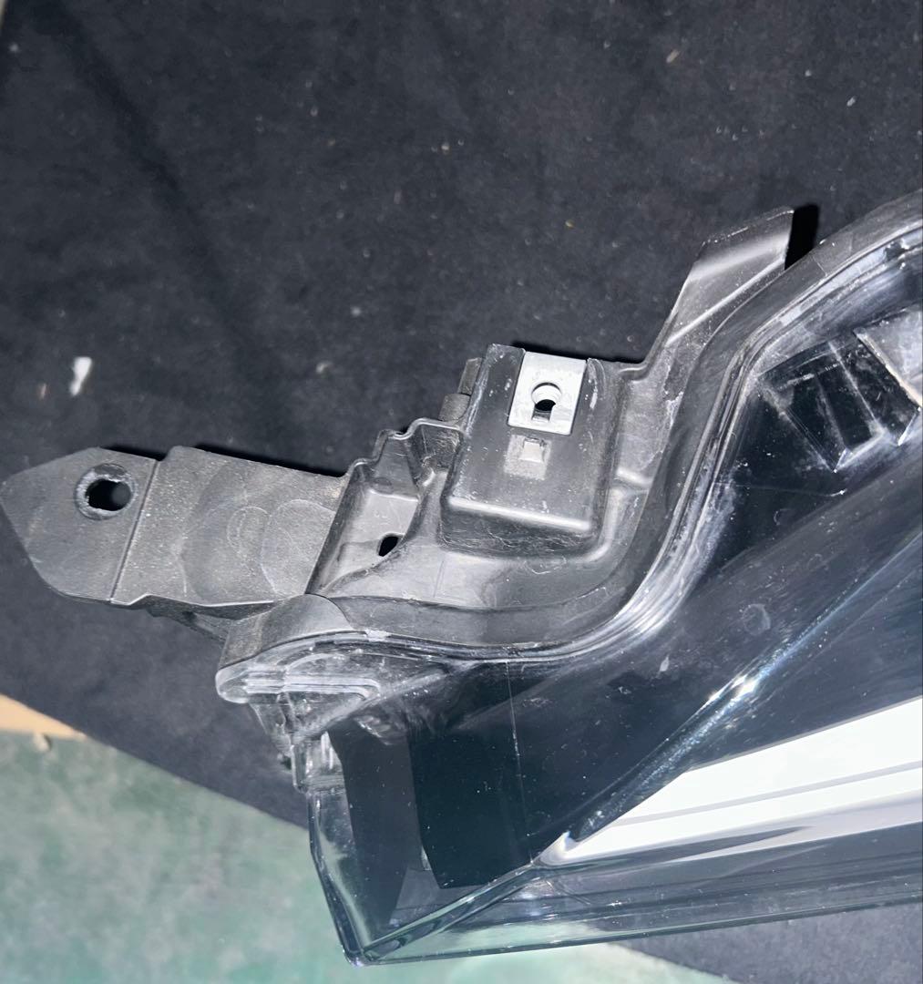 ！！美品！！　CH-R 後期ヘッドライト　助手席側