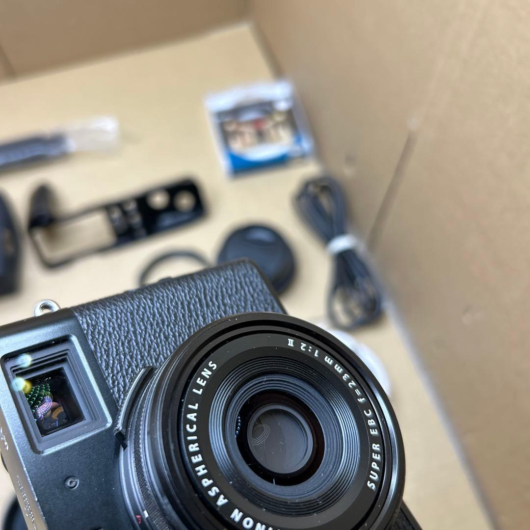 Fujifilm (富士フイルム) X100V デジタルカメラ　ブラック