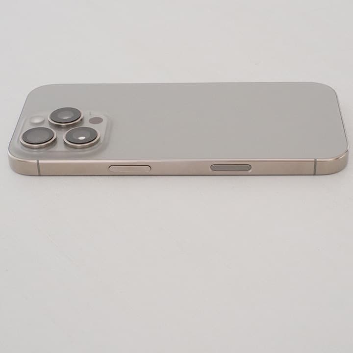 超美品 iPhone 16Pro 256GB ナチュラルチタニウム SIMフリー