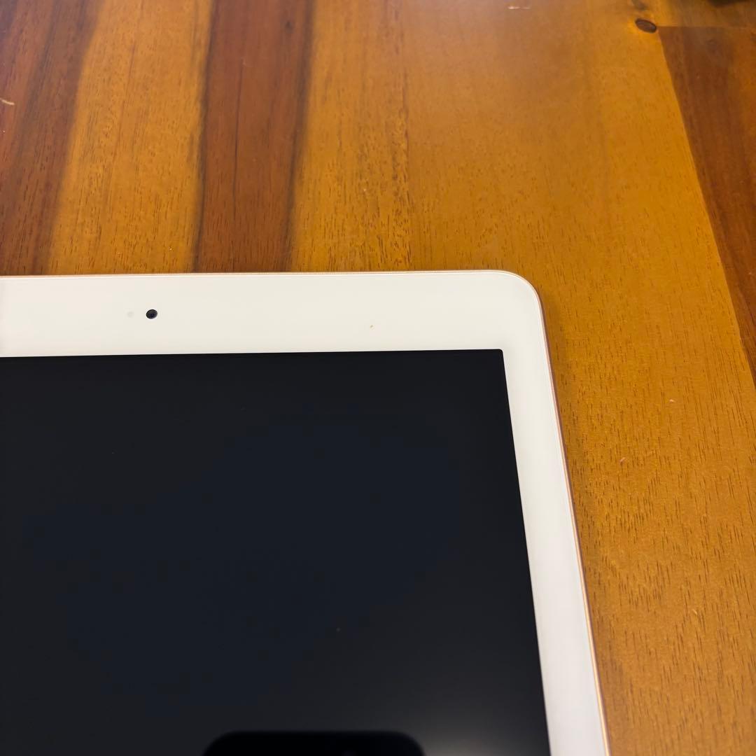 iPad 第6世代 Wifiモデル 32GB ゴールド