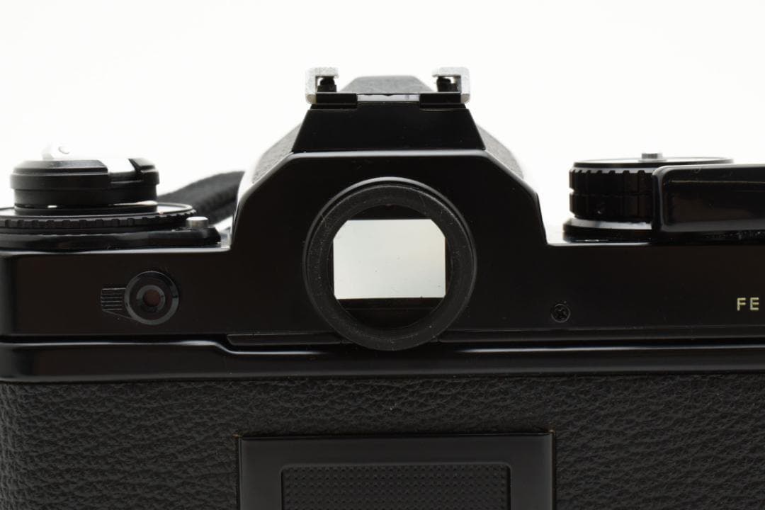 超美品 NIKON FE ブラック フィルムカメラ モルト新品交換済 M381