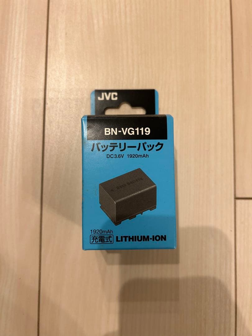 JVC Everio フルHD ビデオカメラ（追加バッテリー付き）